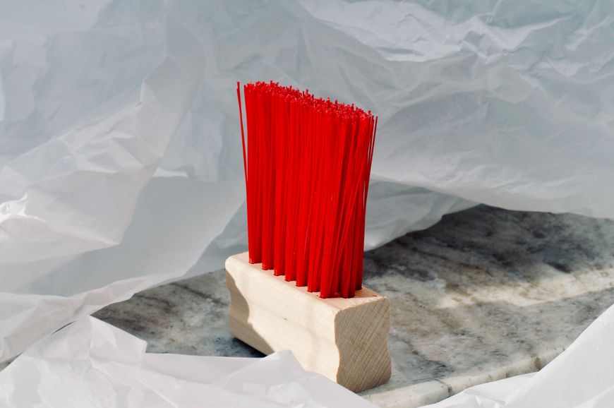 ABIEZE LABORATOIRE- Brosse verticale - parfaite pour les rails de fenêtre - Accessoires Maison | Samara & Co