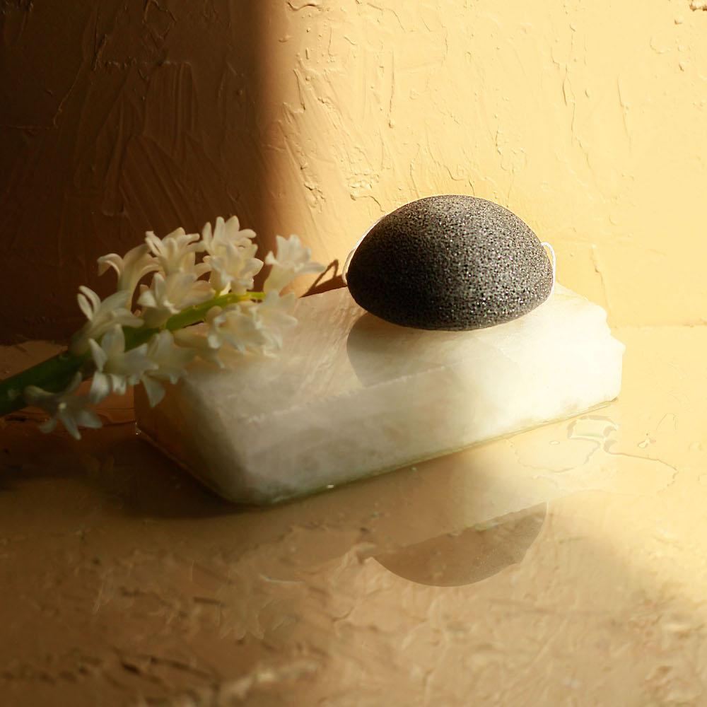 HERB MARKET BOTANICALS - Éponge de konjac - 100% naturelle - Soins corps | Samara & Co
